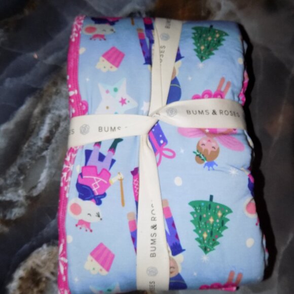 BUMS & ROSES NUTTY OR NICE BUM BUM BLANKET 50" X 50" NEW - Picture 3 of 3